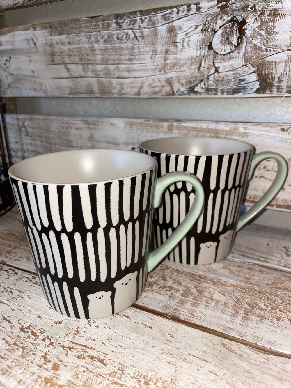 Starbucks 2016 "Mommy & Me" mug set black & white striped with polar bears